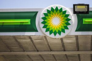 BP shareholder revolts